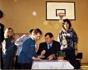 po spotkaniu każdy chciał mieć autograf mistrza